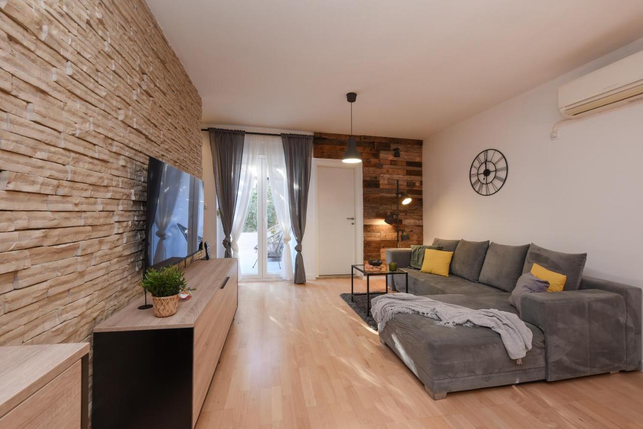 L&R Luxury Apartment- Free Parking Задар Екстериор снимка