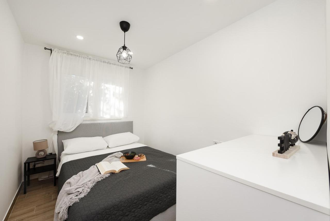 L&R Luxury Apartment- Free Parking Задар Екстериор снимка