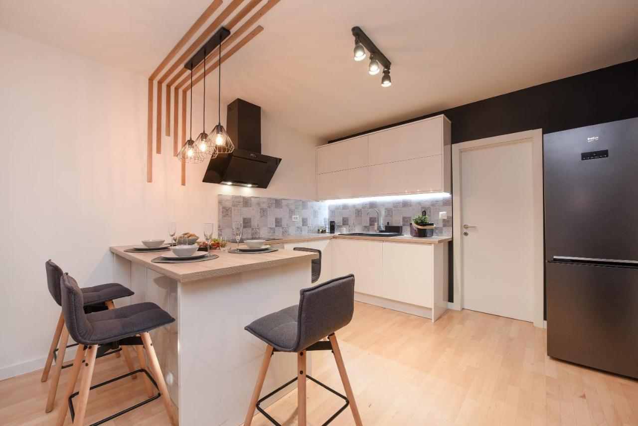 L&R Luxury Apartment- Free Parking Задар Екстериор снимка