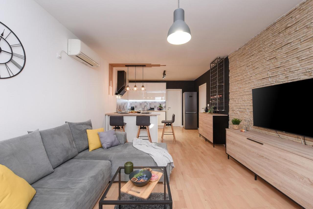 L&R Luxury Apartment- Free Parking Задар Екстериор снимка